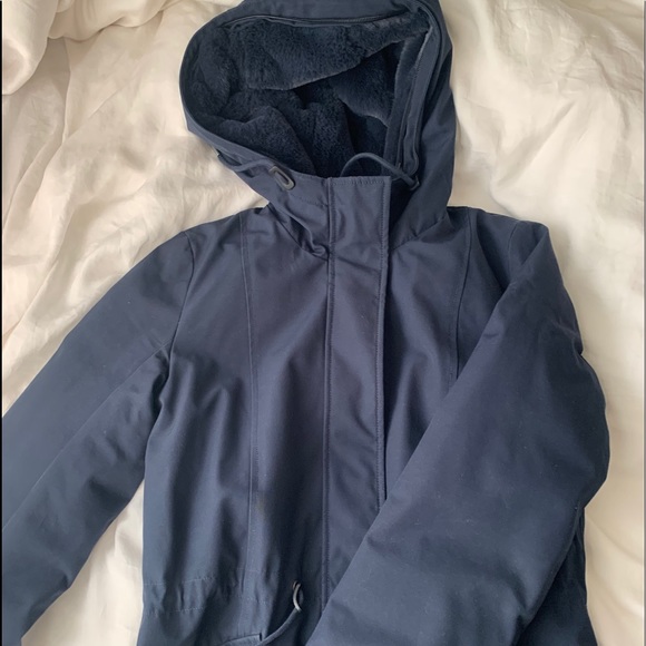 Parka Aritzia - Picture 3 of 4